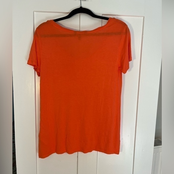 NWOT Banana Republic Basic Pocket T-shirt Scoop Neck Size Medium - Picture 4 of 4